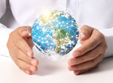 Earth Sosyal el döşenmiş