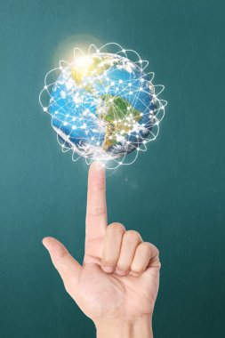 Earth Sosyal el döşenmiş
