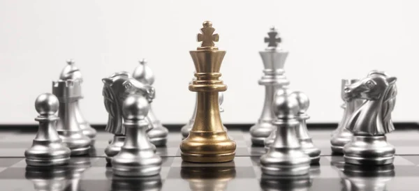 Schachbrettspiel Konzept Der Geschäftsideen Und Wettbewerbsstrategie Konzept Und Finanzierung Geld — Stockfoto