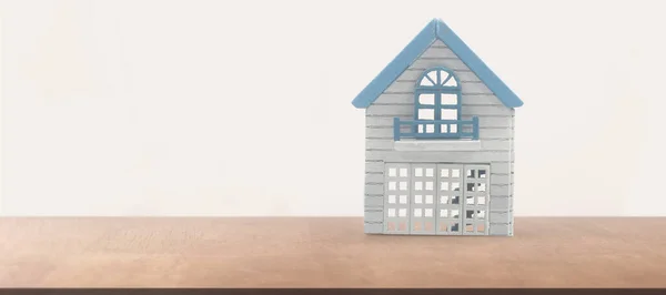 Ett Modellhus Fastighetsuthyrning Köp Och Försäljning Fastighetsförmedling Reparation Och Underhåll — Stockfoto