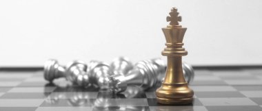 Satranç masası iş fikirleri ve rekabet ve strateji kavramı ve finansman parası