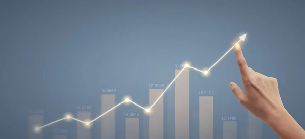 Handgreifliche Diagramme Des Finanzindikators Und Des Marktwirtschaftlichen Analysediagramms — Stockfoto