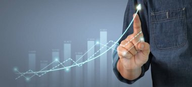 İşadamı, işinde grafik büyümesi ve grafik artışı için olumlu göstergeler planlıyor