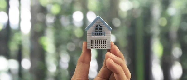 Hand Holding House Model Property Insurance Security Buy Rent House — Zdjęcie stockowe
