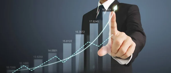ビジネスマン計画グラフの成長とチャートのプラス指標の増加 — ストック写真