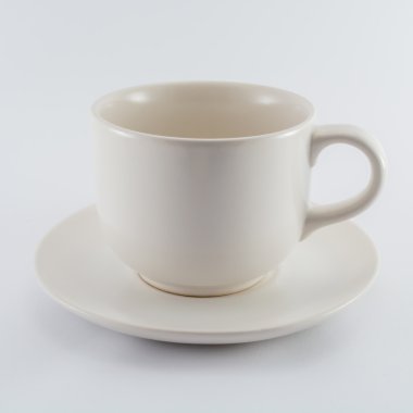 Beyaz arka plan üstünde boş kahve Kupası