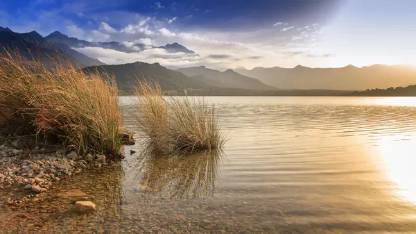 Lac de codole, reginu valley i Korsika — Stockfoto