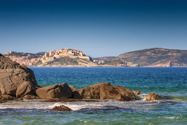 Calvi Cytadela z plage de petra muna, Korsyka — Zdjęcie stockowe