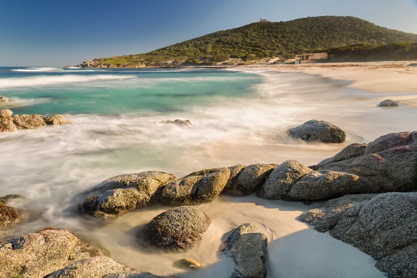 Playa de Bodri cerca de Ile Rousse en Córcega — Foto de Stock