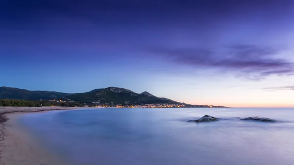 Zachód słońca na plaży algajola na Korsyce — Zdjęcie stockowe