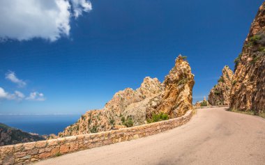 calanches de piana corsica içinde yolda