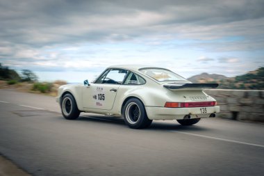 Occhiatana, Corsica, Fransa - 7 Ekim 2021: Xavier Gaffory ve Olivier Santoriellocompete in their Porsche in the 2021 Tour de Corse Historique