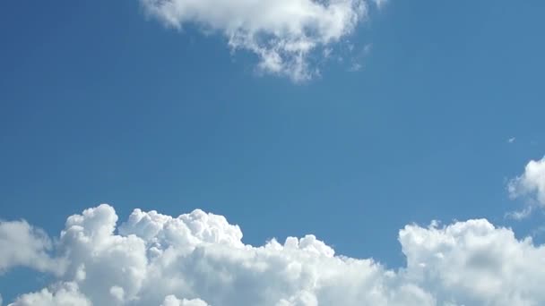 Nuvens Enormes Céu Que Flutuam Modo Time Lapse Formando Formas — Vídeo de Stock