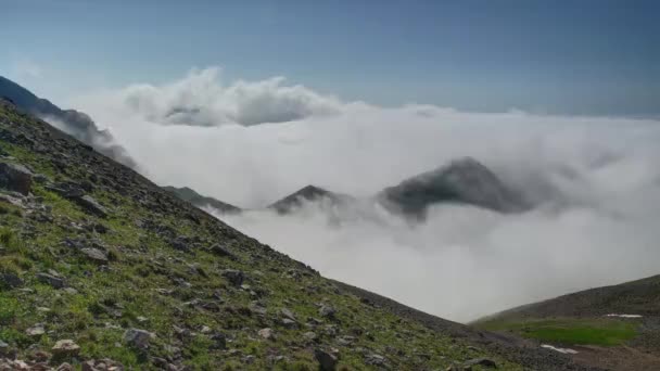 7680X4320 4320P Treeless High Altitude Mountain Slope Clouds Dense Fog — Stock video