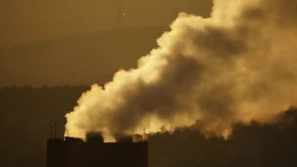 4320P 7680X4320 Industrial Chimney Polluting Air Sunset Industrial Roof Chimneys — ストック動画