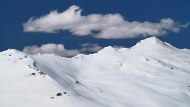 7680X4320 4320P White Cumulus Cloud Blue Sky Treeless Snowy Hill — Stockvideo