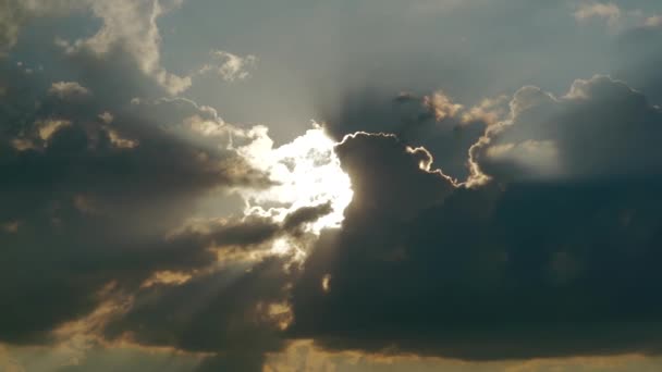 Cinematic 7680X4320 Sunbeam Óptica Meteorológica Haz Luz Solar Que Parece — Vídeo de stock