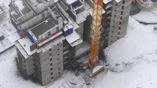 Snow Caduta Cantiere Lavoratori Costruiscono Casa Condizioni Meteorologiche Drammatiche Inverno — Video Stock