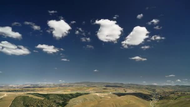 7680X4320 Dels Molnig Himmel Landgeografi Vanlig Solig Dag Ett Kontinentalt — Stockvideo