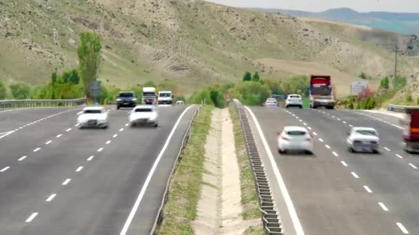 7680X4320 Traffico Autostradale Standard Ampia Strada Tre Corsi Traffici Pesanti — Video Stock