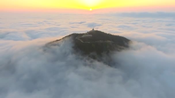 7680X4320 Ramazan Daki Dünyanın Yüksek Camii Dağın Tepesinden Gün Batımı — Stok video