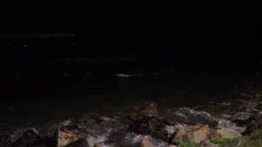 Gece deniz manzarası