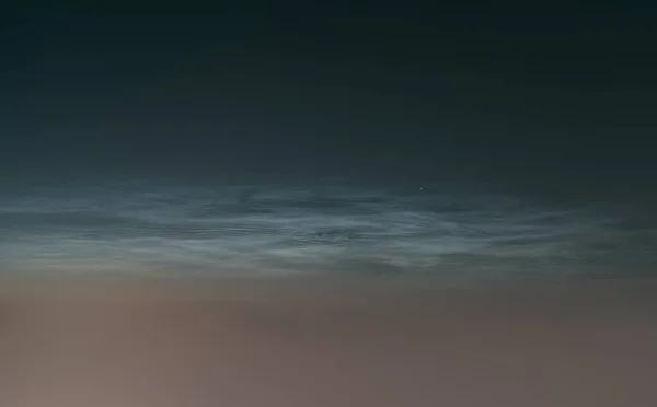 Noctilucent Wolken Schijnen Lucht Tijdens Middernacht — Stockfoto