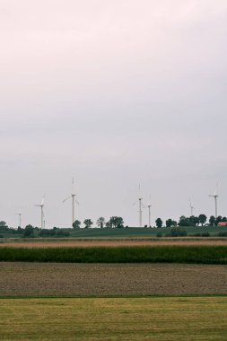 Tarlada türbin güç istasyonu