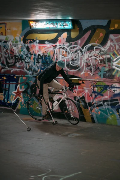 Gdansk Pomeranian Voivodeship Poland Europe 2022 Man Playing Urban Bike — 图库照片