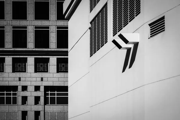 Air Vents Side Commercial Building Geometirc Window Pattern Negative Space — Stock Photo, Image