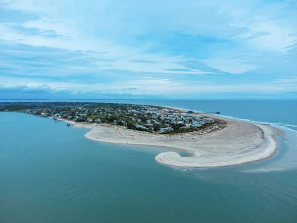 Tybee Adası 'nın havadan görünüşü, Georgia, ABD. Drone görünümü.