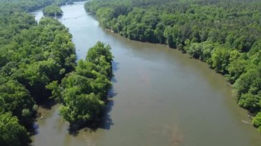 Güney Carolina, ABD 'deki Catawba Nehri' nin çamurlu sularını hava saldırısı