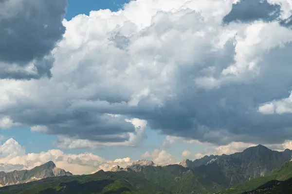 Stunning Italian Appenine Mountains Seen Viareggio Dramatic Cloudscape — ストック写真