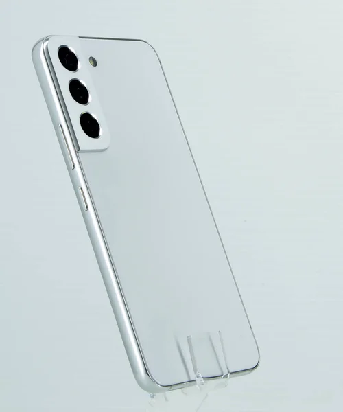 Samsung Galaxy S22 Weiße Rückansicht — Stockfoto