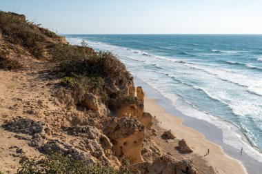 Netanya 'daki Argaman plajı tepeden görünüyor