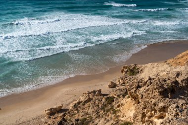 Netanya 'daki Argaman plajı tepeden görünüyor