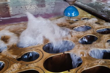 CNC su jeti kesme makinesi herhangi bir materyali kesmek için modern bir endüstriyel teknolojidir.