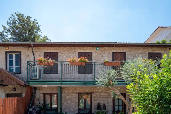 Mazkeret Batya, İsrail - 25 Eylül 2021: Baron E. de Rothschild 'in yardımıyla 1883 yılında kurulan ve annesinin adını taşıyan Bilu hareketinin bir grup üyesi.