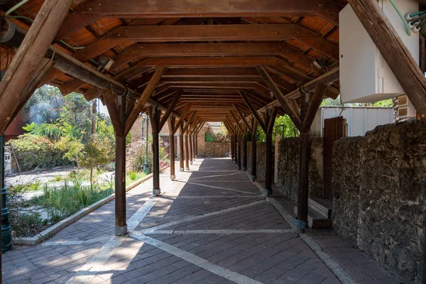 Mazkeret Batya, İsrail - 25 Eylül 2021: Baron E. de Rothschild 'in yardımıyla 1883 yılında kurulan ve annesinin adını taşıyan Bilu hareketinin bir grup üyesi.