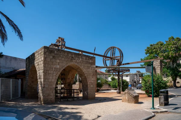 Mazkeret Batya, İsrail - 25 Eylül 2021: Baron E. de Rothschild 'in yardımıyla 1883 yılında kurulan ve annesinin adını taşıyan Bilu hareketinin bir grup üyesi.