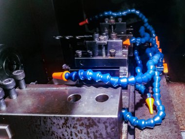 Metal ve plastik işleme için değirmenli Cnc Makinesi Aracı