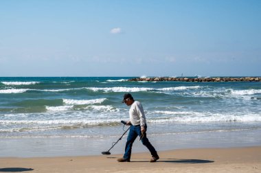 TEL AVIV, ISRAEL - 25 Ocak 2022: Tel Aviv 'deki Kudüs Sahili.