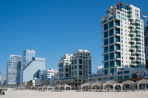 TEL AVIV, ISRAEL - 25 Ocak 2022: Tel Aviv 'deki Kudüs Sahili.