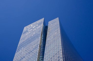 TEL AVIV, ISRAEL - 25 Ocak 2022. Yüksek binalar. Modern mimari.