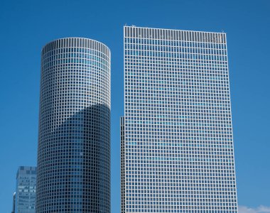 TEL AVIV, ISRAEL - 25 Ocak 2022. Yüksek binalar. Modern mimari.