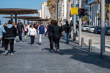 TEL AVIV, ISRAEL - 25 Ocak 2022: Tel Aviv 'deki Kudüs Sahili.