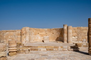Güney İsrail 'deki Negev Çölü' nde, şimdi ulusal bir park olan antik Nabataean şehri Avdat 'taki yıkılmış binaların manzarası