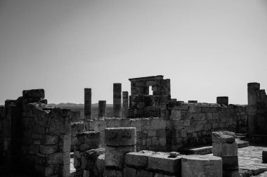 Güney İsrail 'deki Negev Çölü' nde, şimdi ulusal bir park olan antik Nabataean şehri Avdat 'taki yıkılmış binaların manzarası
