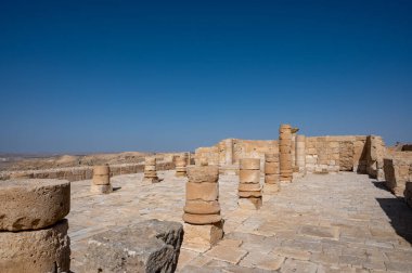 Güney İsrail 'deki Negev Çölü' nde, şimdi ulusal bir park olan antik Nabataean şehri Avdat 'taki yıkılmış binaların manzarası