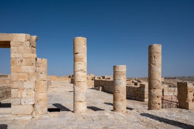 Güney İsrail 'deki Negev Çölü' nde, şimdi ulusal bir park olan antik Nabataean şehri Avdat 'taki yıkılmış binaların manzarası